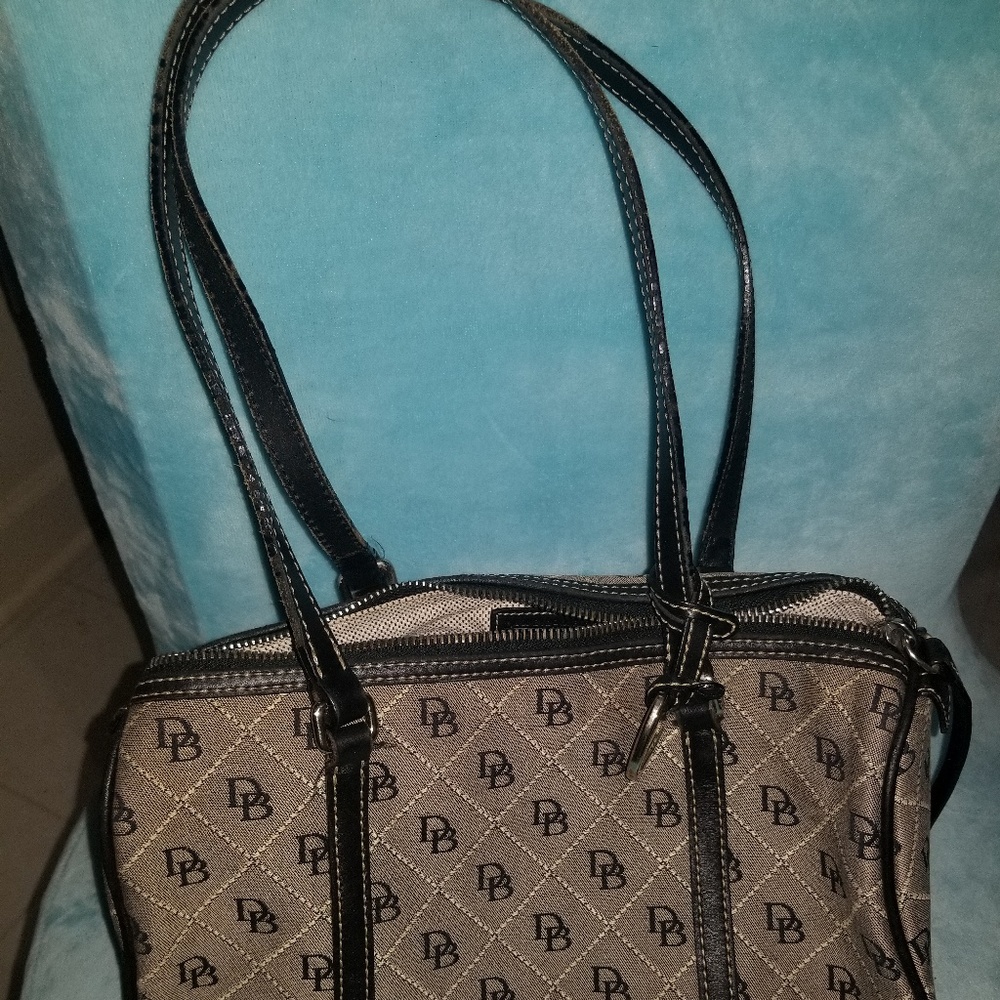 Dooney & Bourke purse
